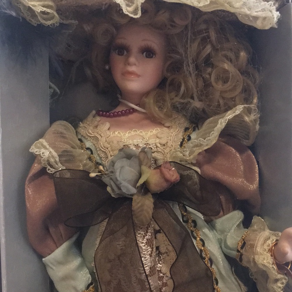Heirloom Collection. - Picture 2 of 8